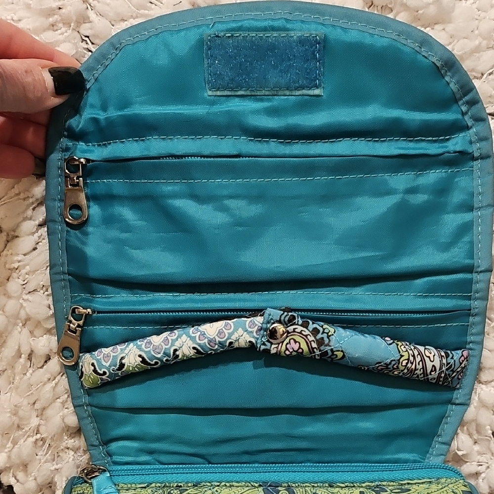 Modella Blue and Green Travel Jeweley Bag with Quilted Design - Picture 8 of 16